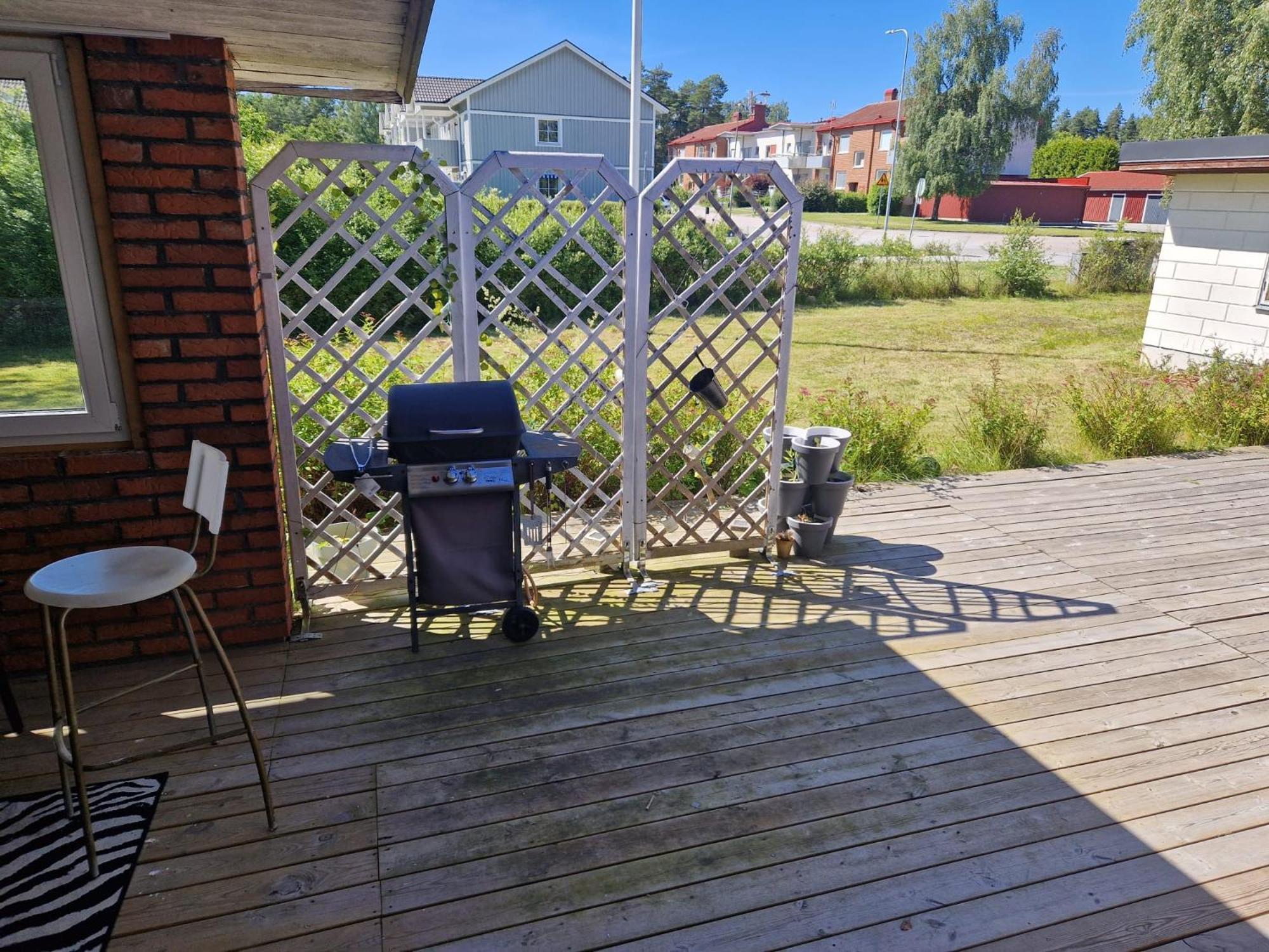 Villa Med Egen Parkering. Moejlighet Att Boka Fran 1 Och Upp Till 5 Personer. Orebro Exterior photo